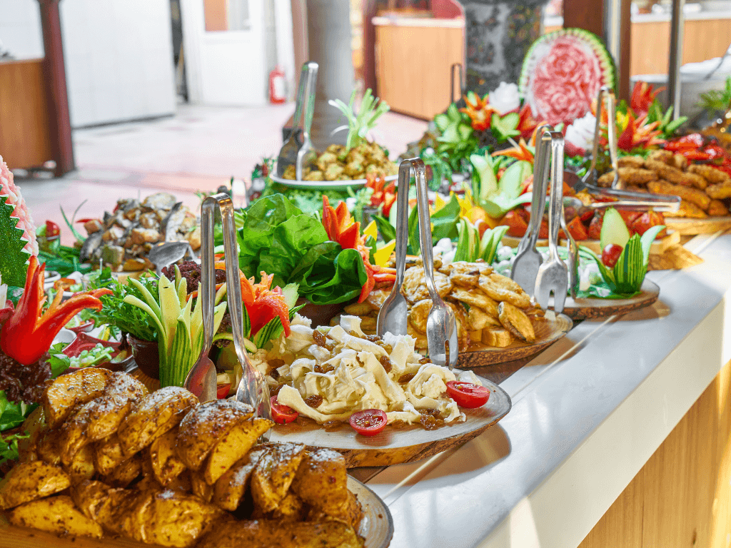 Богат бюфет в All Inclusive хотел в Бодрум